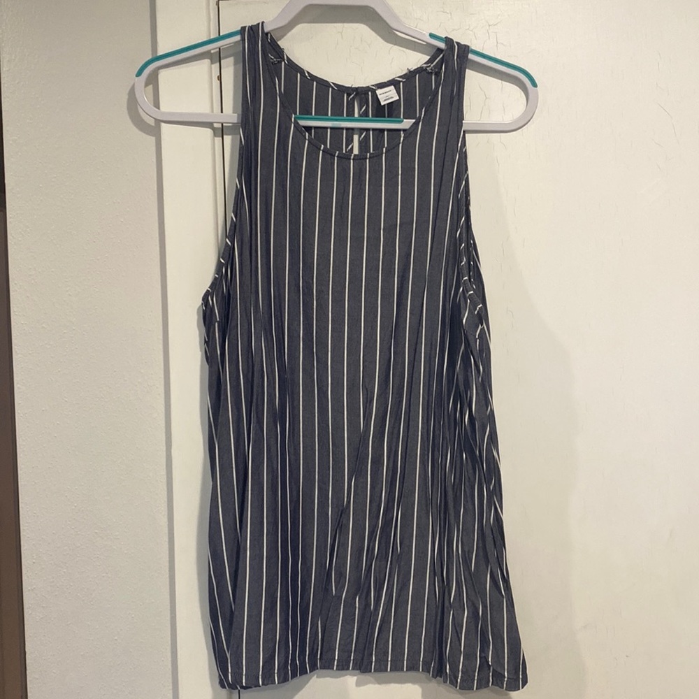 Old Navy size XL light linen striped tank.
